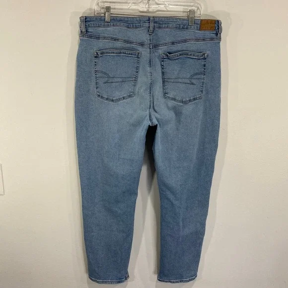 American Eagle Mom Jeans High Waisted Light Wash Denim Comfort Stretch 18 - Picture 3 of 6